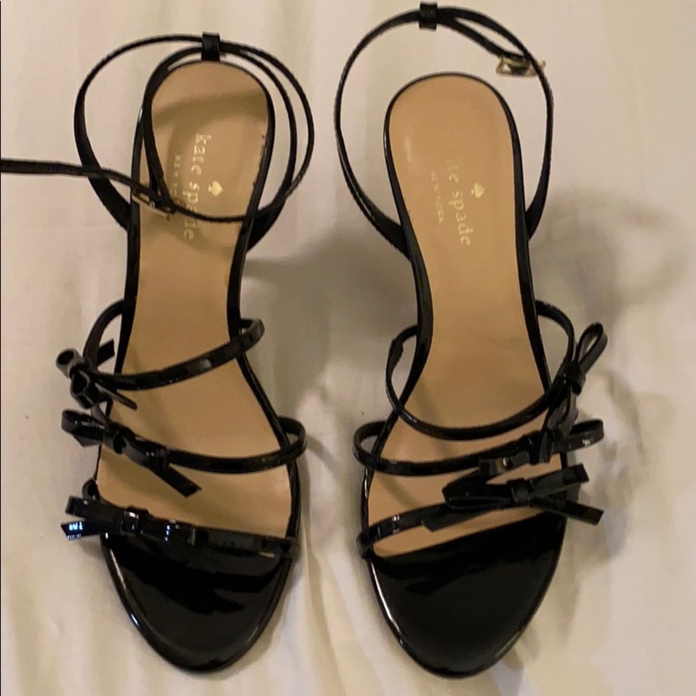 Black shoes size 8
